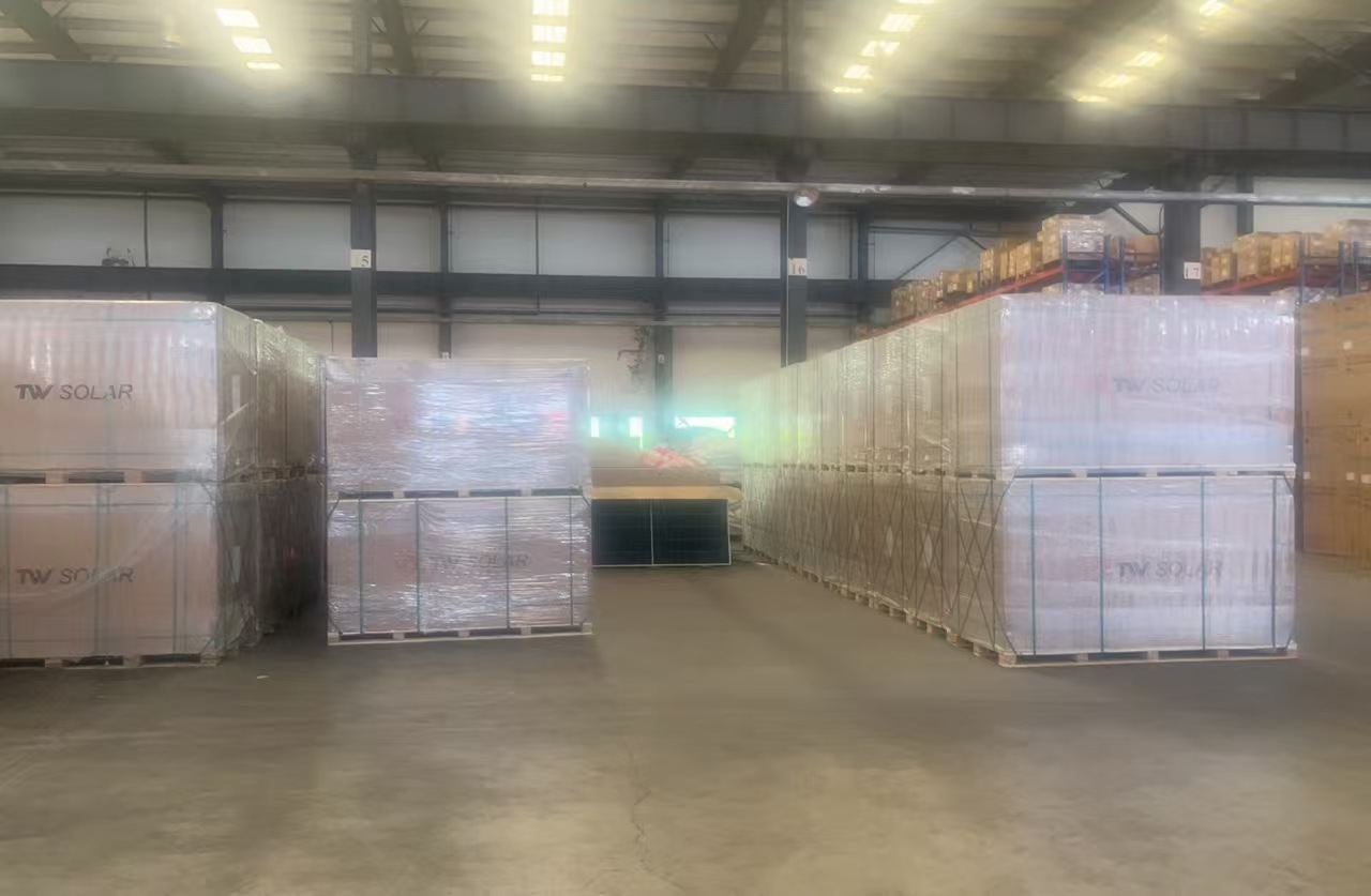 Solar panel and BESS delivery prepared for international freight